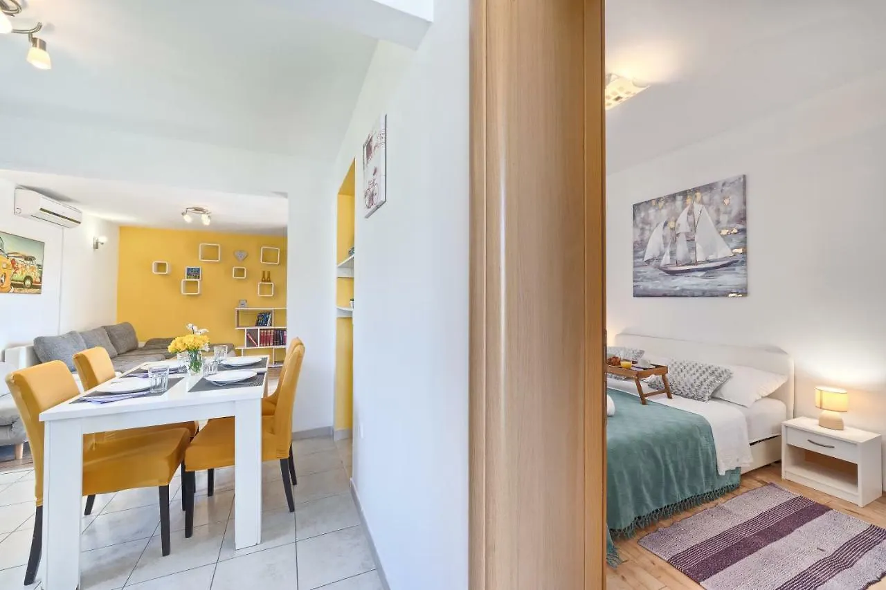 Apartments Mestrovic With Heated Swiming Pool- Near Split Kastela 0*,  Croatia